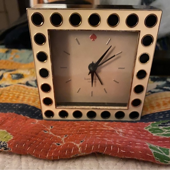Kate Spade Lenox polka-dot clock - Picture 2 of 7
